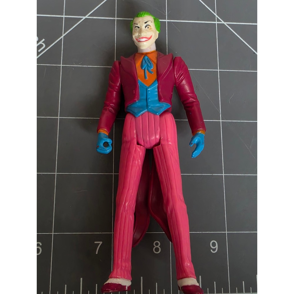 Vintage 1990 Kenner DC Comics The Joker Action Figure Dark Knight Collection 5"